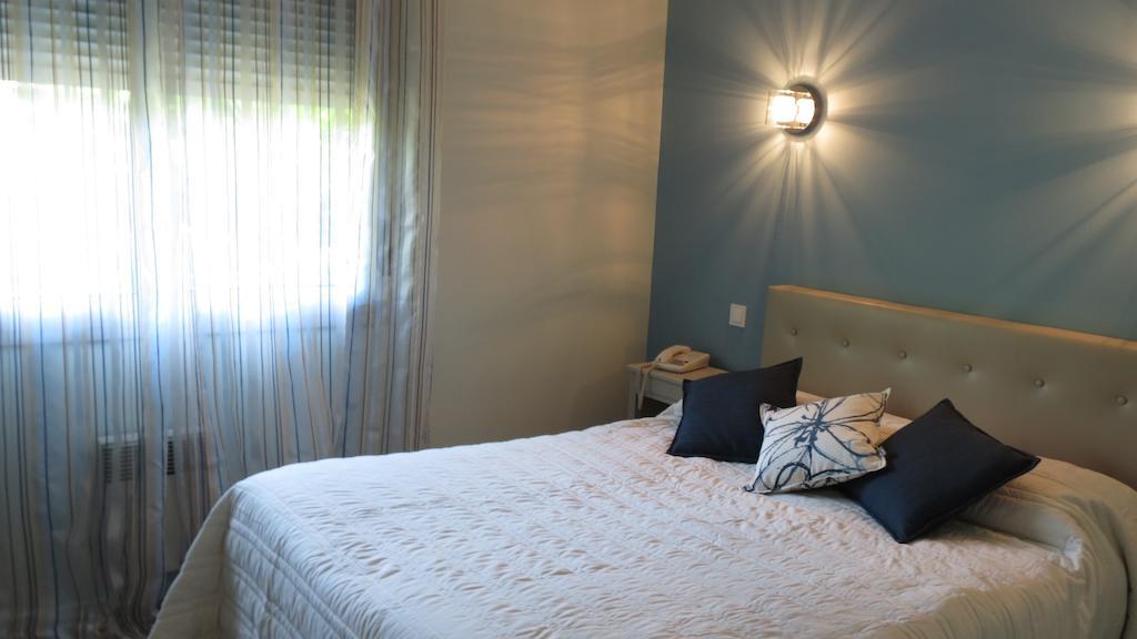 Sainte-Croix  Logis Hotel Restaurant Chez Nous חדר תמונה