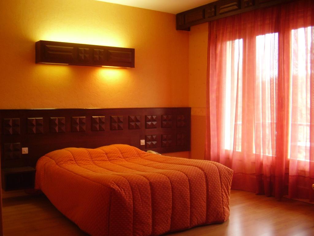 Sainte-Croix  Logis Hotel Restaurant Chez Nous חדר תמונה