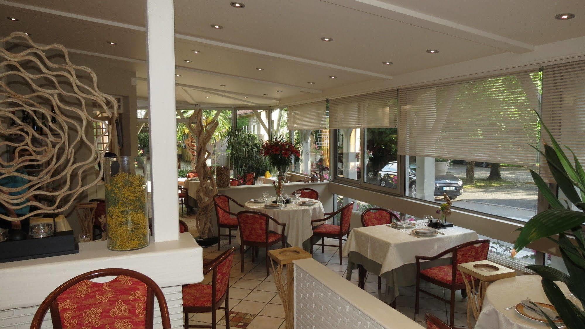 Sainte-Croix  Logis Hotel Restaurant Chez Nous מראה חיצוני תמונה